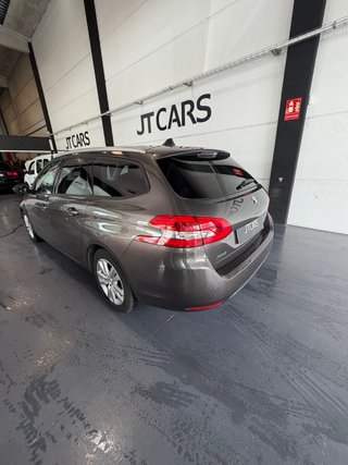 Peugeot 308 2016