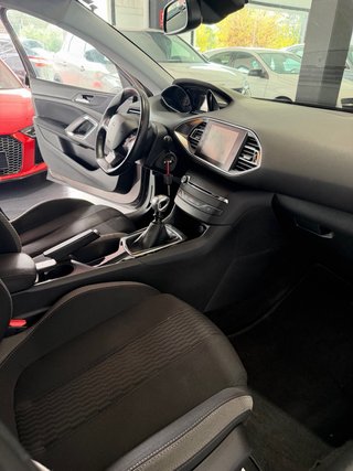 Peugeot 308 2016