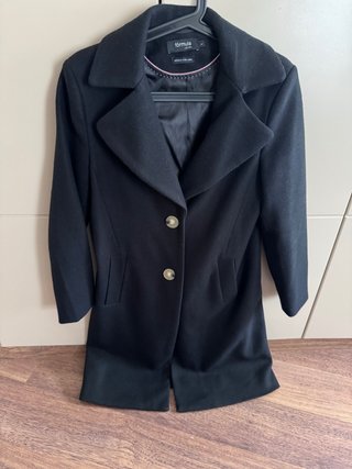 Abrigo Negro Fórmula Joven Talla S