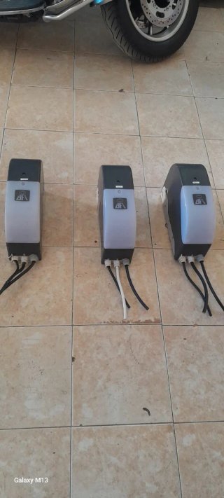 3 Motores BFT para Puertas Industriales