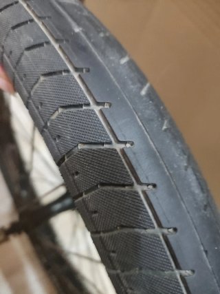 Rueda BMX 20 Con cubierta ODYSSEY y BSD 2.40
