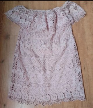 Vestido rosa de encaje