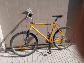 Bicicleta de Montaña Amarilla