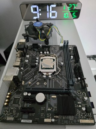 Placa Base Gigabyte Intel i3 9100 incluye disipa