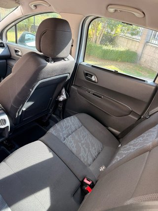 Peugeot 3008 2011