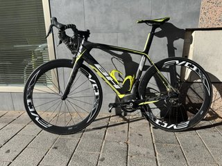 BH G6 Pro Ultegra Di2 + ruedas EVO C55 carbono