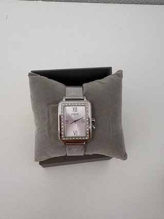 Reloj Guess Mujer Caja Rectangular Plata