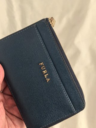 Cartera Furla azul y dorada