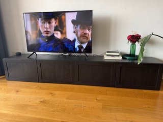 Mueble TV Ikea Negro/Marrón
