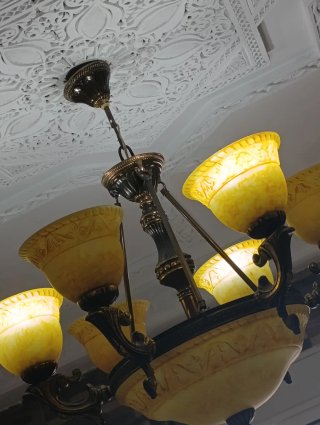 2 Lámparas de techo dorada y amarilla