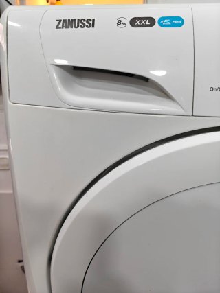 Secadora Zanussi 8kg, resistencia, condensación.