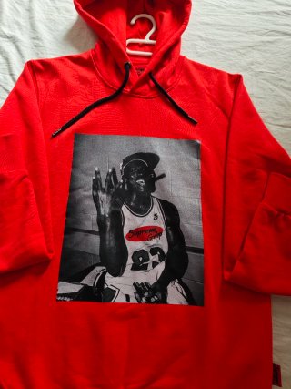 Sudadera Roja con Estampado Michael Jordan
