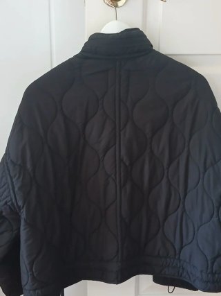 Cazadora bomber negra Zara