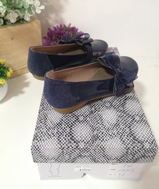Sapatos Criança Tam. 31 Azul Novo