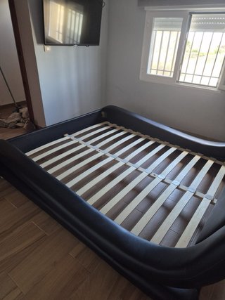 Cama de 1,50m con Estructura Negra