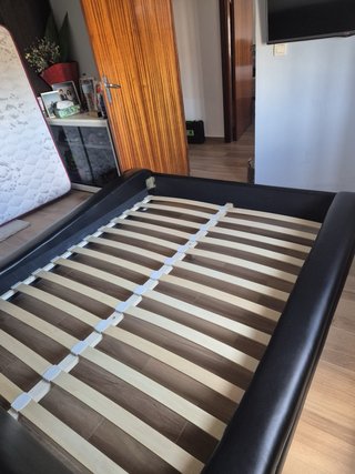 Cama de 1,50m con Estructura Negra