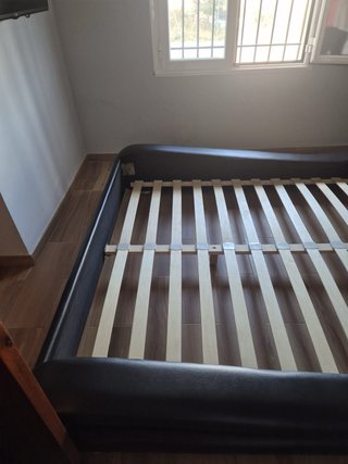 Cama de 1,50m con Estructura Negra