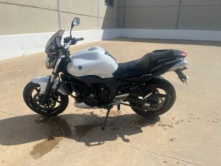 Yamaha FZ6 Naked Blanca