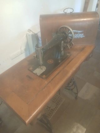 Máquina de coser antigua Wertheim