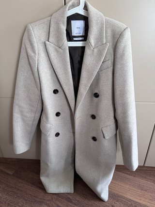 Abrigo beige Mango