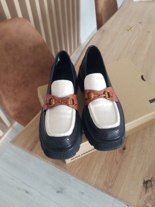 Zapatos Mocasines Negros y Blancos