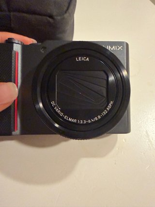 Cámara Premium Panasonic Lumix TZ200 + Estuche