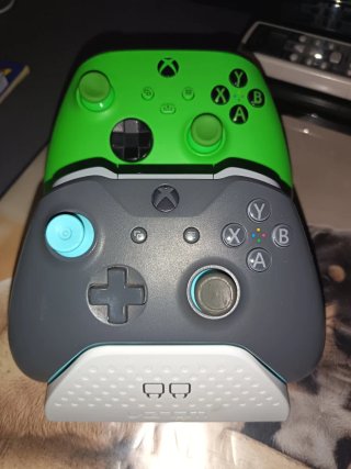 Xbox Series S Blanca con Stickers