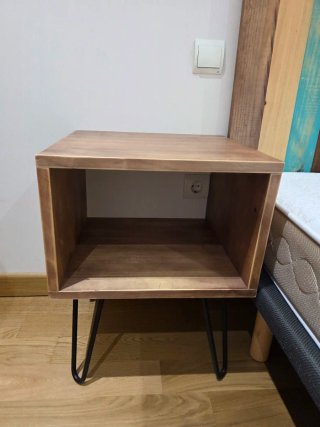 Cabecero Artesanal y 2 Mesillas de Madera