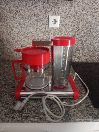 Cafetera Moulinex Roja y Plateada