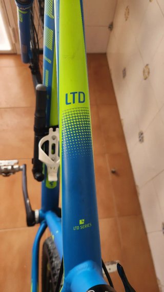 Bicicleta Montaña BTT CUBE Azul/lima