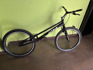Bicicleta de Trial Jitsie varial 26”