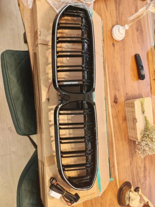 Rejilla BMW Serie 3 Negra Brillante con led