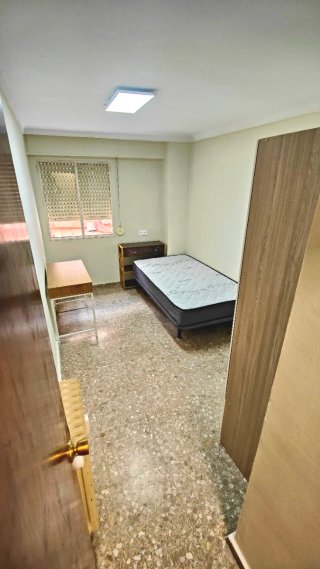 PISO PARA ESTUDIANTES – PLAZA MIGUEL HERNÁNDEZ