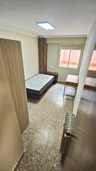 PISO PARA ESTUDIANTES – PLAZA MIGUEL HERNÁNDEZ