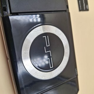 Sony PSP 2004 Slim & Lite Nera + 4GB Caricatore
