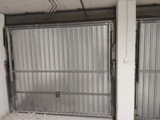 Puerta abatible cochera manual