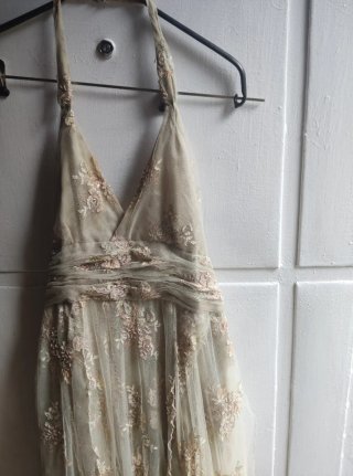 Vestido de fiesta beige y rosa