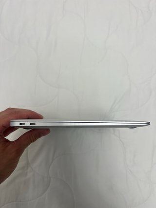 MacBook Air 13” 8GB RAM 128GB