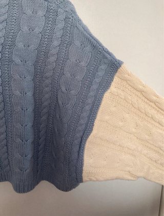 Jersey Stradivarius azul y beige