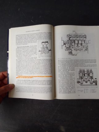 Manual de Automóviles Arias Paz 50ª Edición.