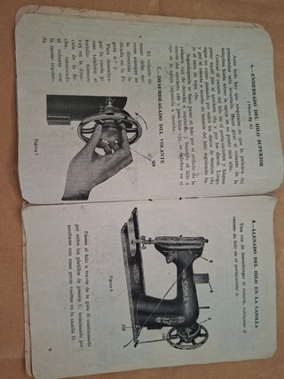 Máquina de coser Sigma Modelo A con mueble