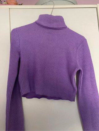 Jersey Bershka cuello alto morado
