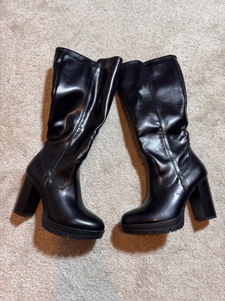 Botas de tacón negras