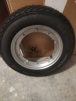 Rueda Michelin 3.50-10 Vespa