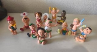 Lote de 12 Figuritas Bebés del Mundo Vintage