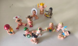 Lote de 12 Figuritas Bebés del Mundo Vintage