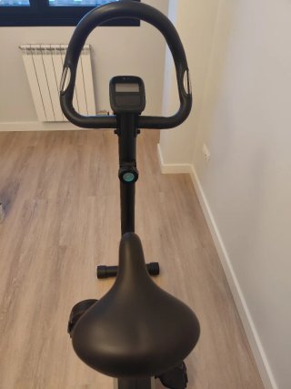 Bicicleta estática Domyos Essential 04