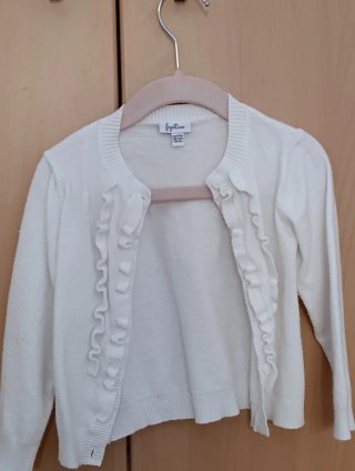 Chaqueta blanca con volantes