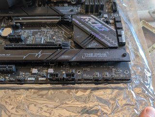 CPU 12400F+Placa Asus ROG STRIX B660-F GAMING WIFI