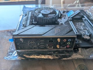 CPU 12400F+Placa Asus ROG STRIX B660-F GAMING WIFI
